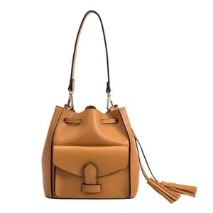Cleopatra bucket bag